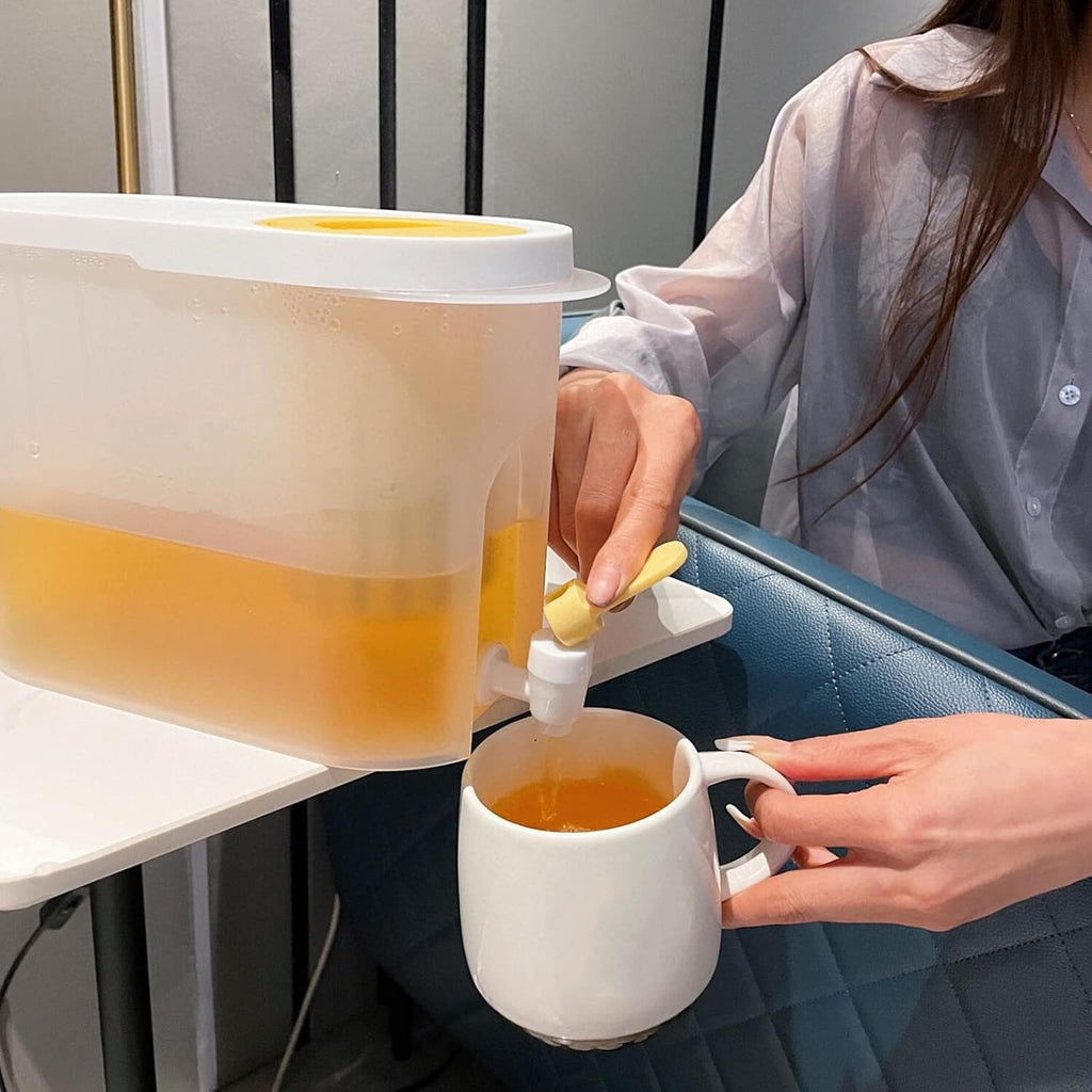 Dispenser uji dhe limonade