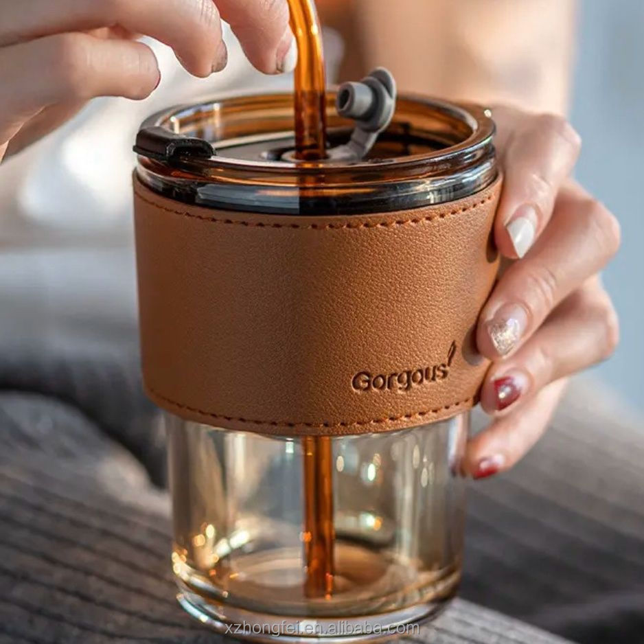 Set me 4 gota qelqi me kapak dhe pipëz