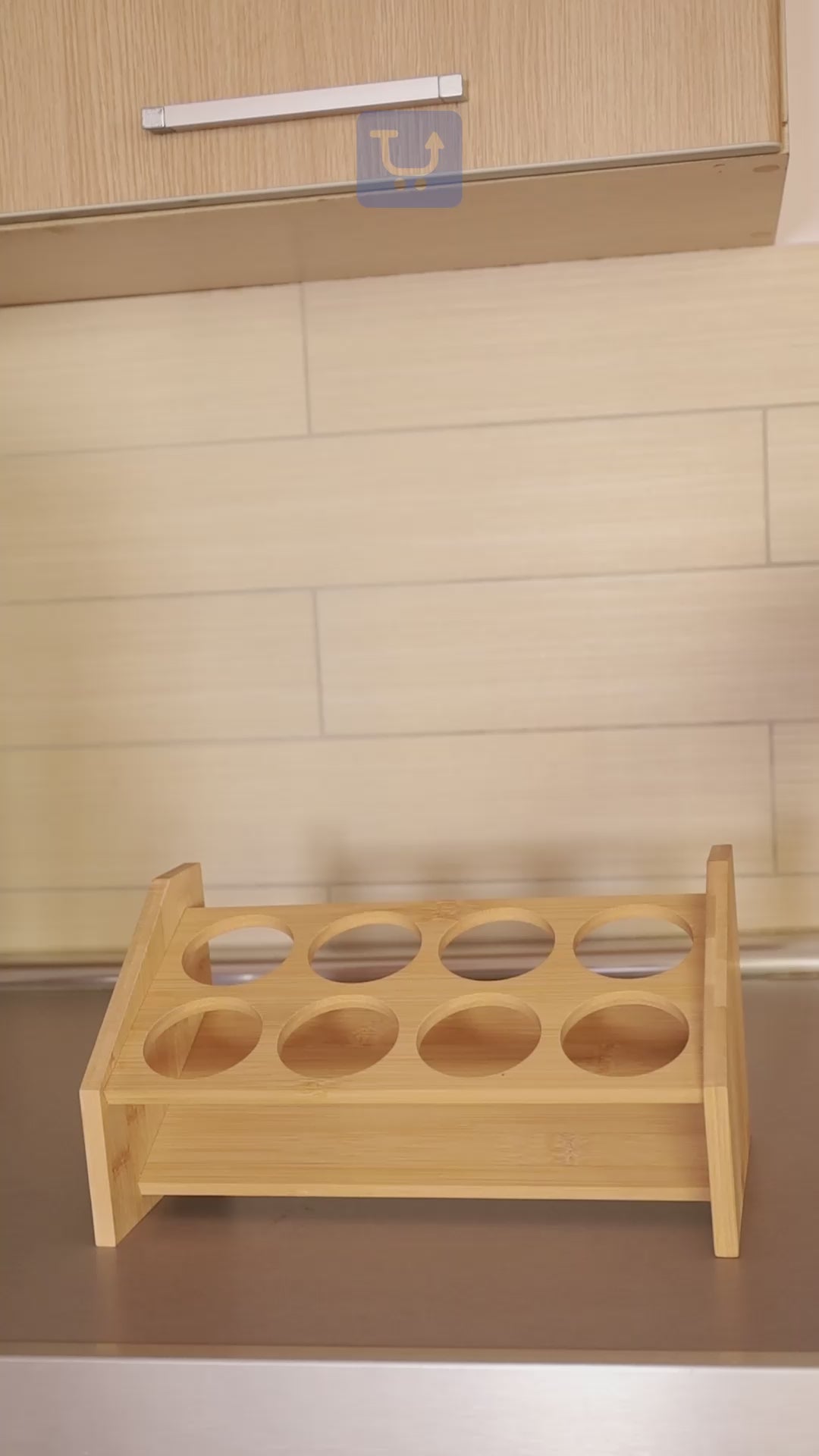 Set me 8 kavonozë qelqi me kapak bambuje dhe bazament druri