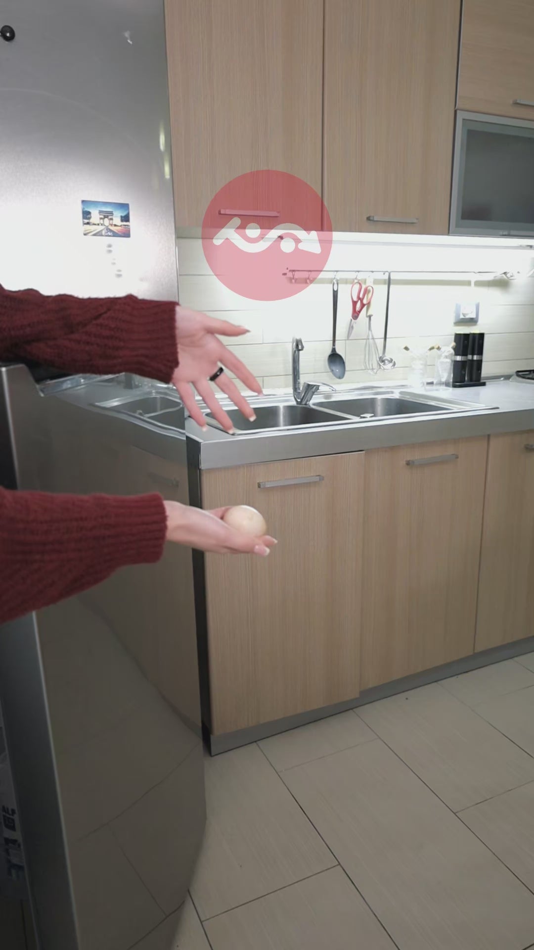 Mbajtëse plastike vezësh për frigorifer